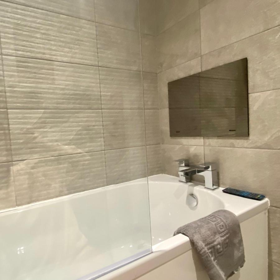 Modern 2 Bed Apartment/Free Parking/Near City/Self-Check In Handsworth Eksteriør bilde