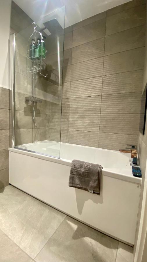 Modern 2 Bed Apartment/Free Parking/Near City/Self-Check In Handsworth Eksteriør bilde